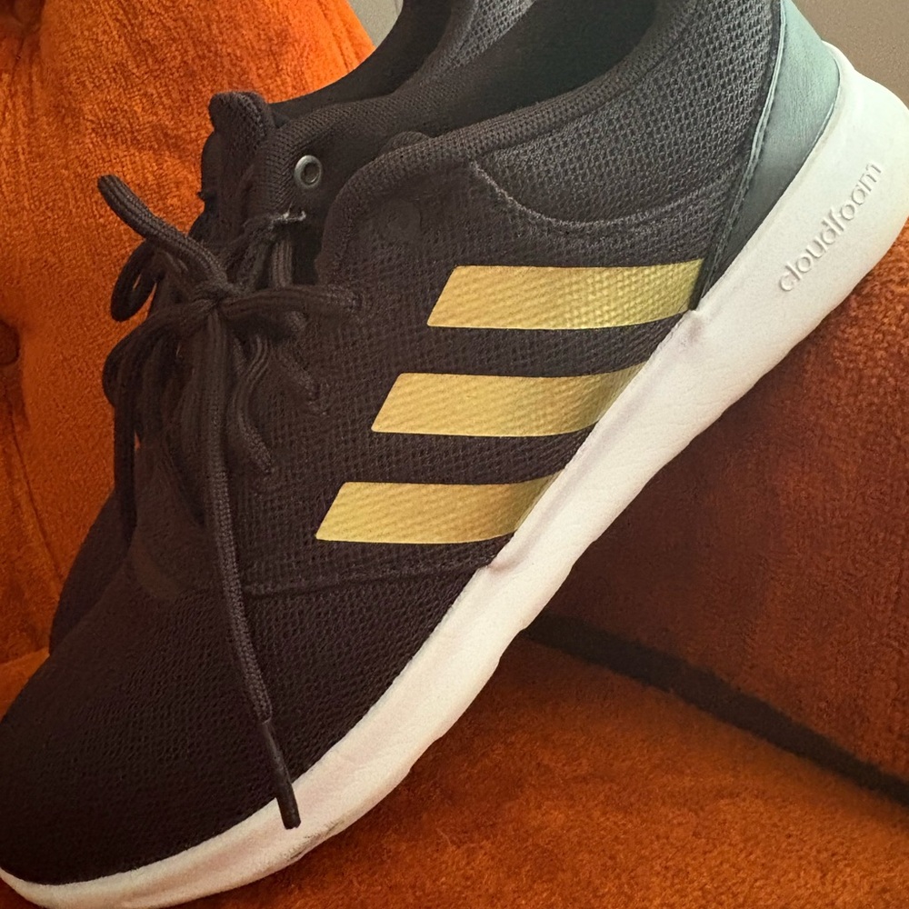 LIKE NEW!!!! Cloudfoam Adidas Black and Gold Sneakers with Breathable Mesh